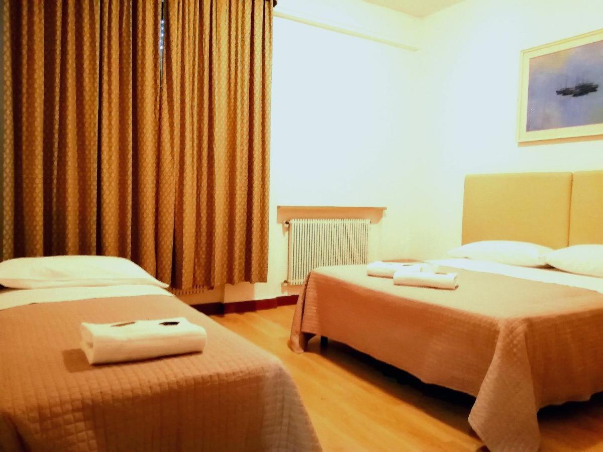 Bellaria Bed & Breakfast Voghera Cameră foto