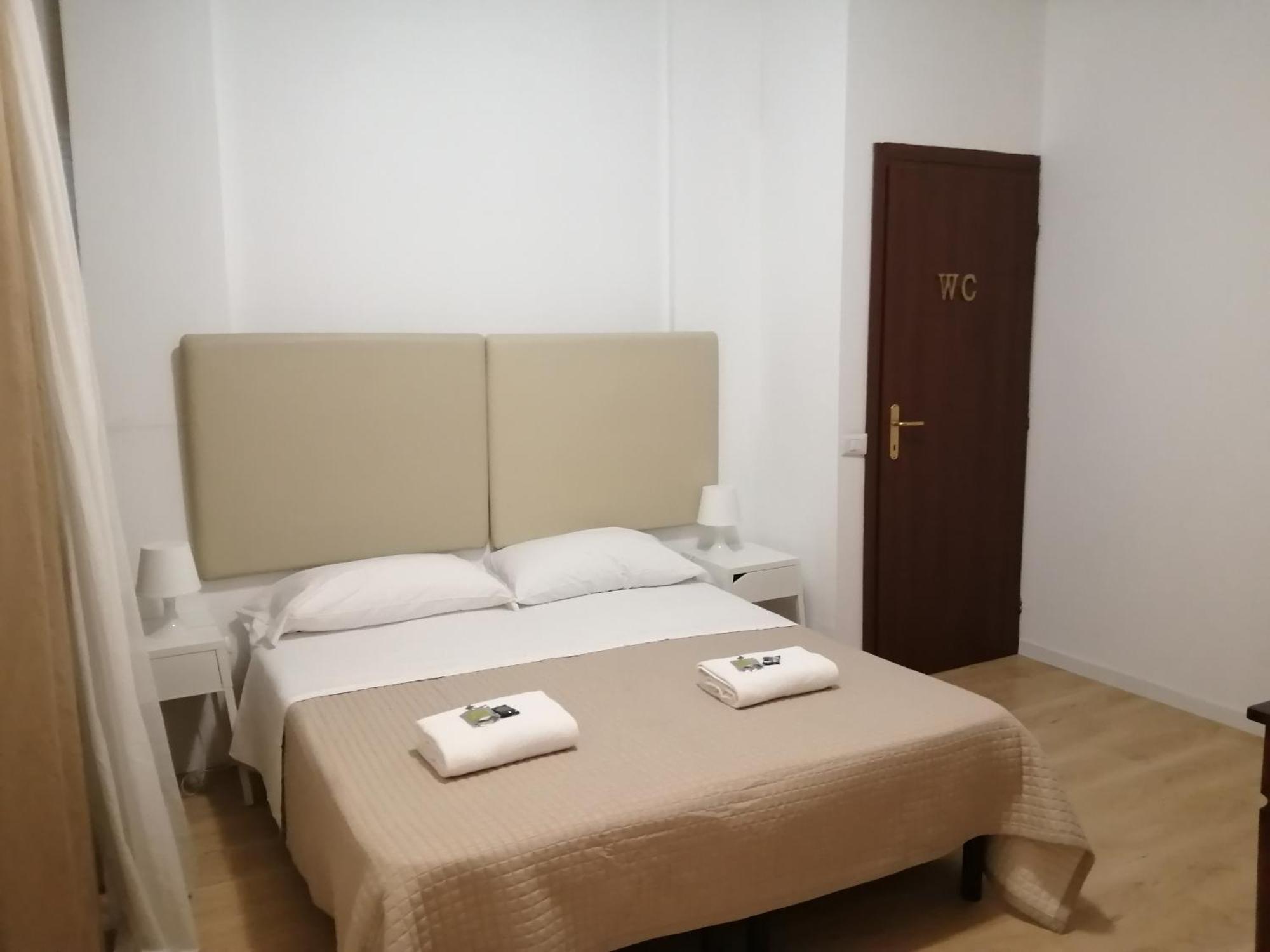 Bellaria Bed & Breakfast Voghera Cameră foto
