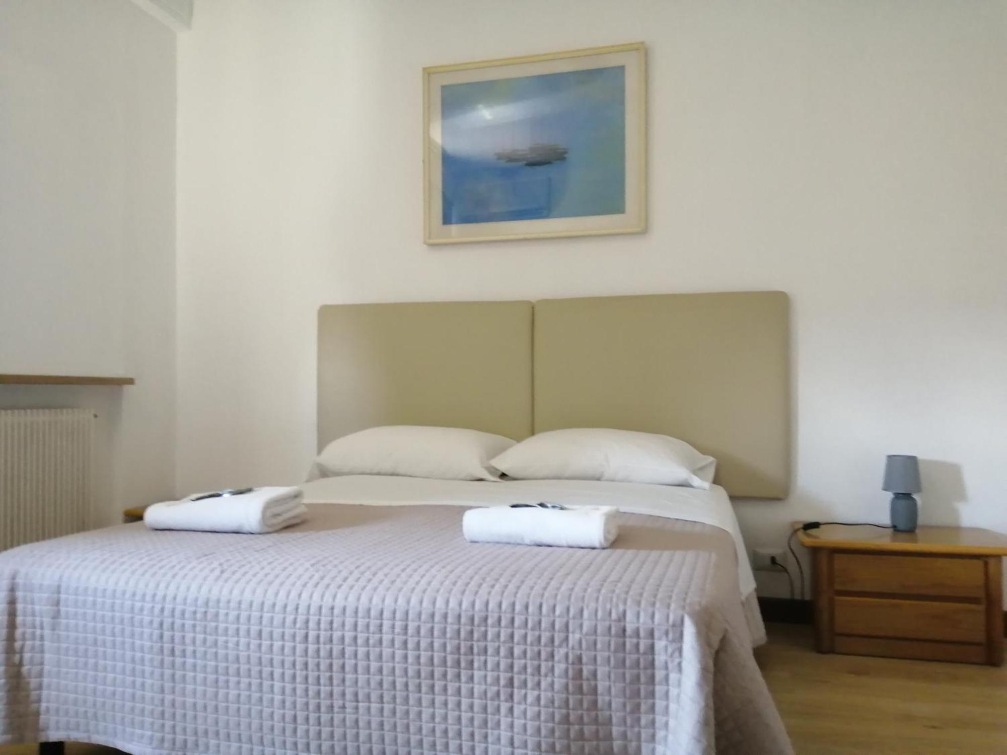 Bellaria Bed & Breakfast Voghera Cameră foto